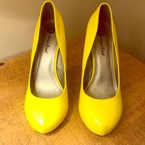 Michael Antonio Yellow High-Heel Pumps
